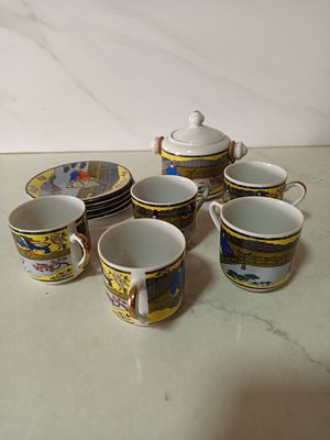 סט יפני חתום חותמת אדומה 
5 ספלים קומקום 
5 צלוחיות