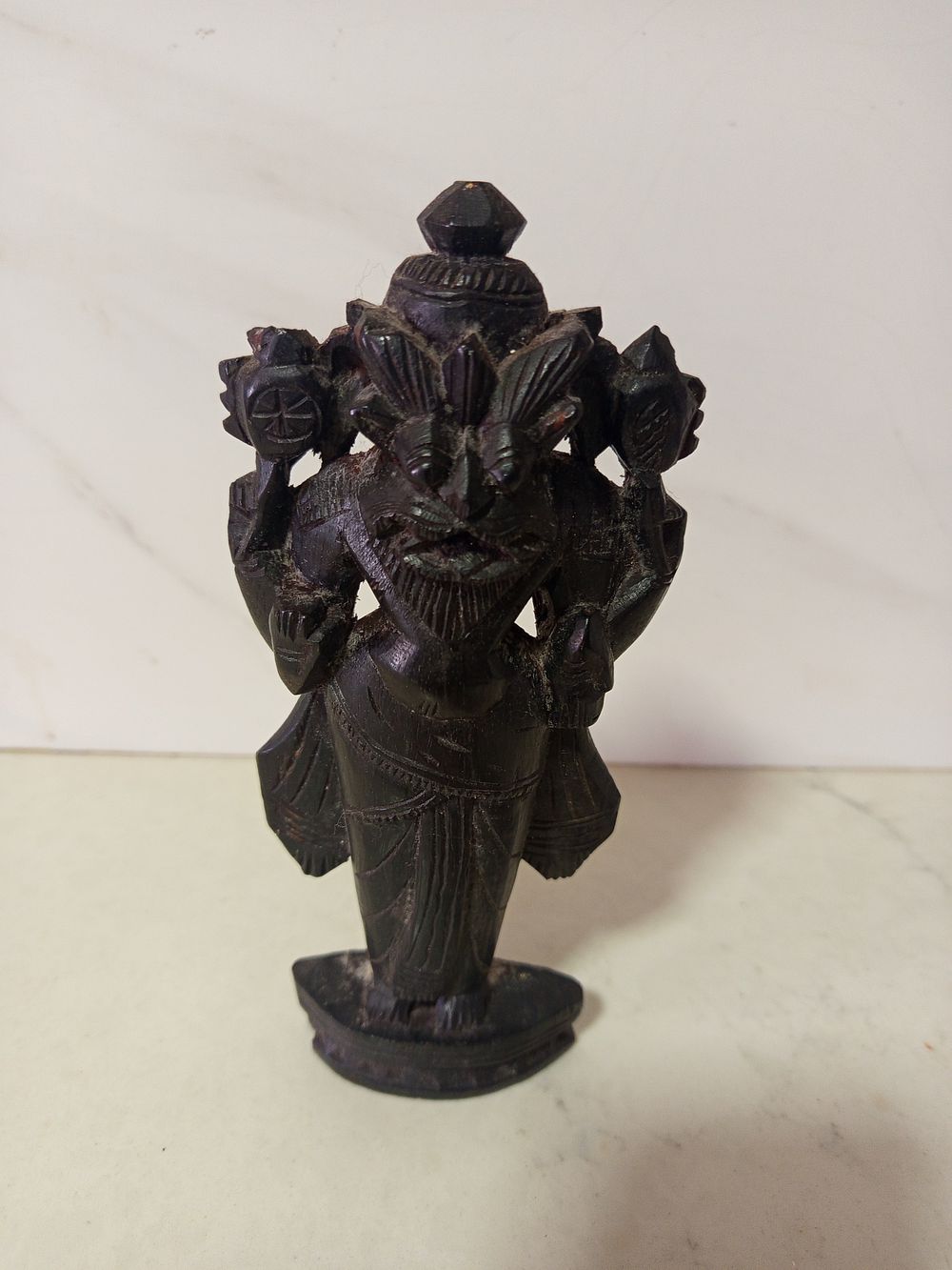 פסל נרסימה גילוף עץ
פסל הקסימה לפי מסורת ההינדית זה גלגול מס'4 של וישאינו מסל הגנה , אומץ 