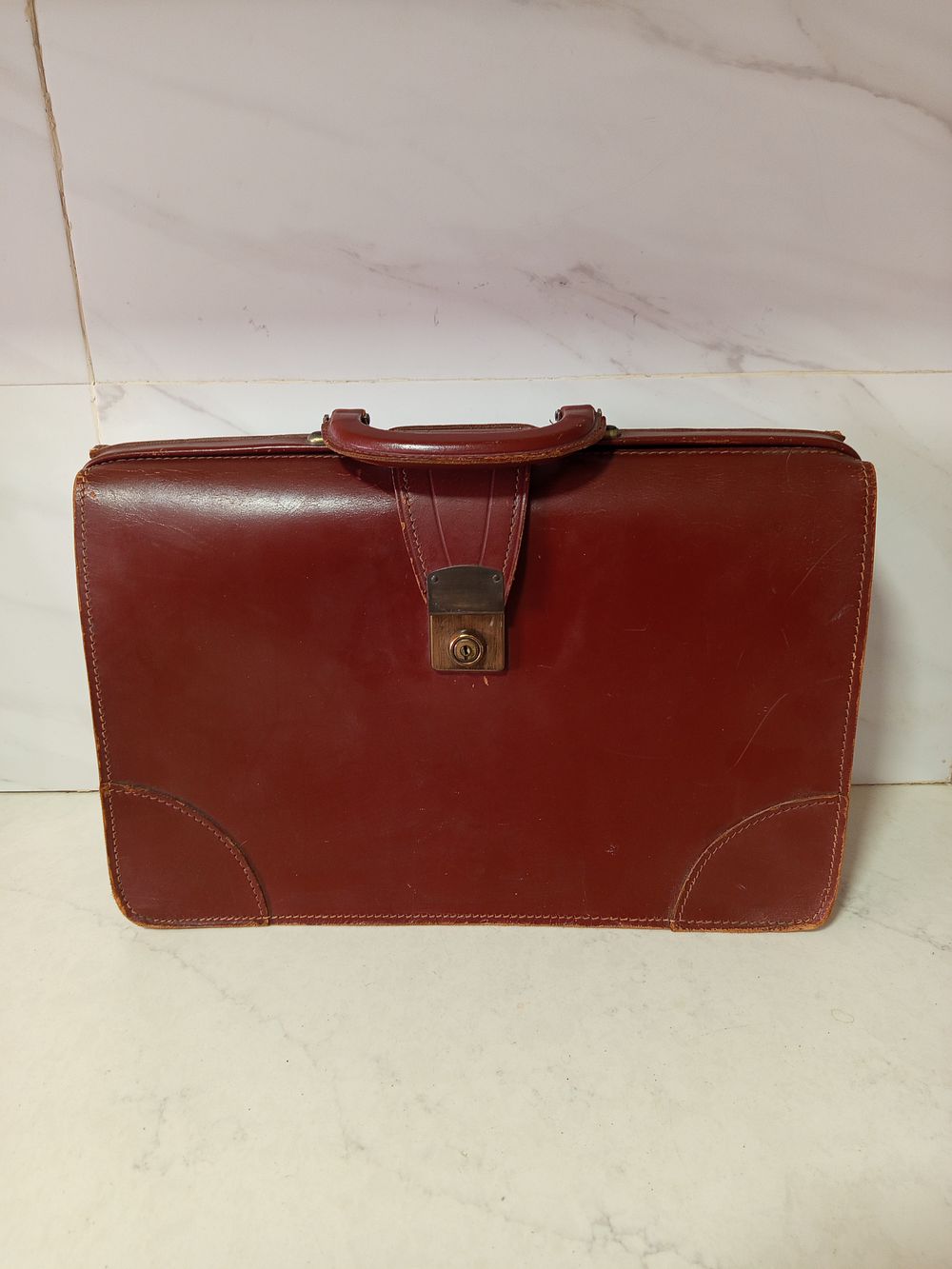 תיק מורה מצב טוב מאוד נפתח 
אורך רוחב 43 על 30 סמ