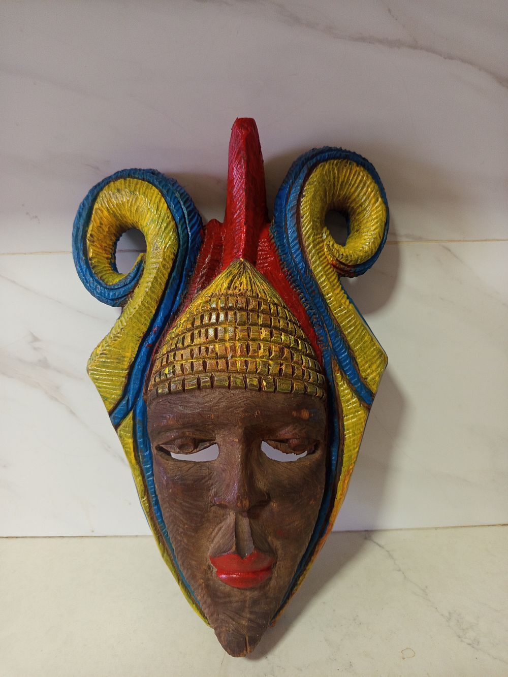 מסיכה ענקית עבודת יד כבדה מסיבית 
מהממת 
גובה 40 ס''מ רוחב 28 סמ 
כולל מתלה