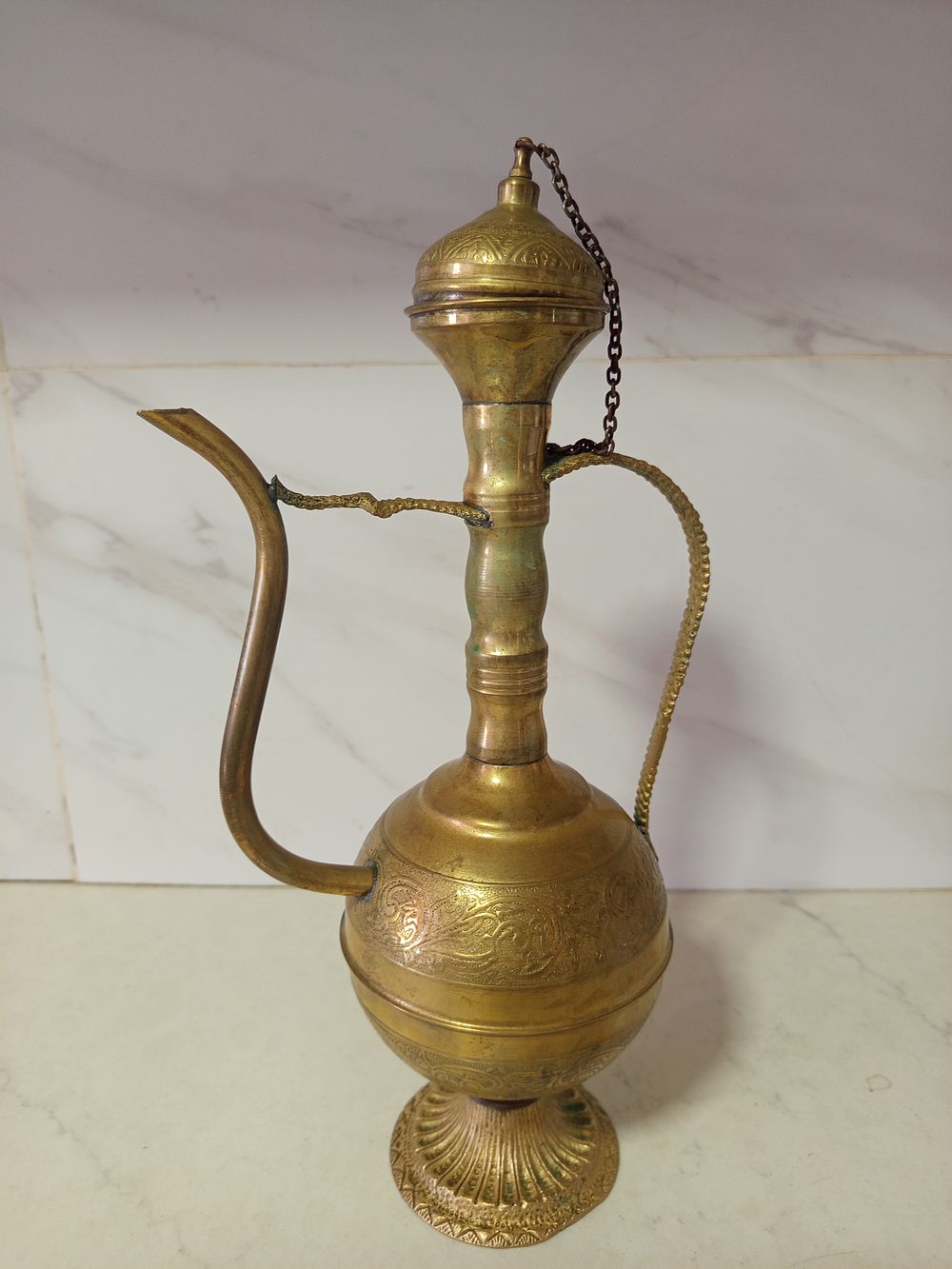 אגרטל קנקו מצב מושלם 
חריטות איורים עשוי ברונזה מצב מושלם 
גובה 38 ס''מ רוחב 19 סמ