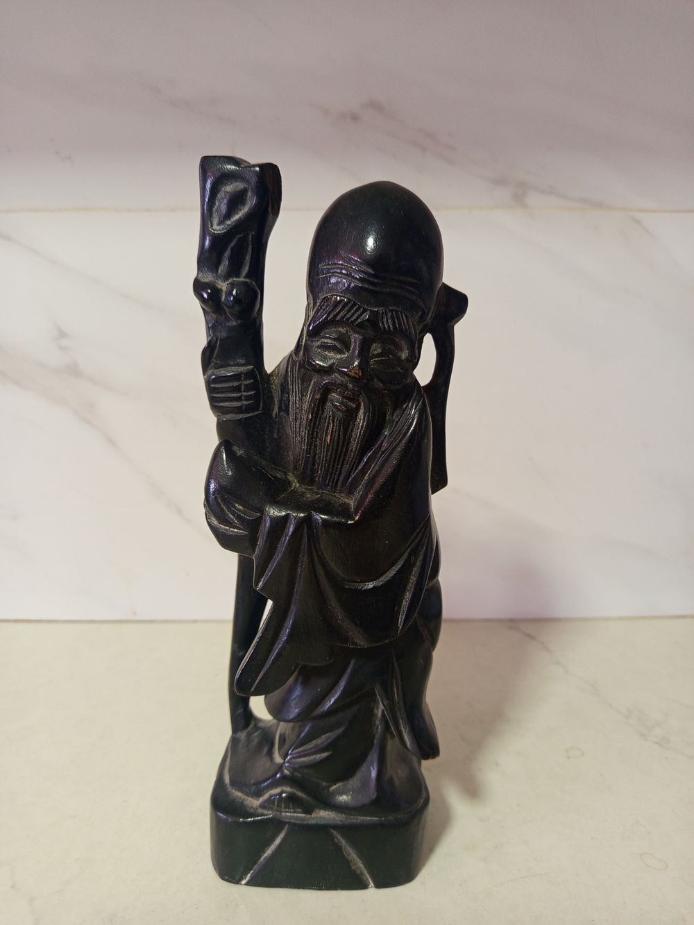 חכם סיני. פסל עץ חכם סיני מצב מושלם 
גובה 30 ס''מ רוחב 10 סמ