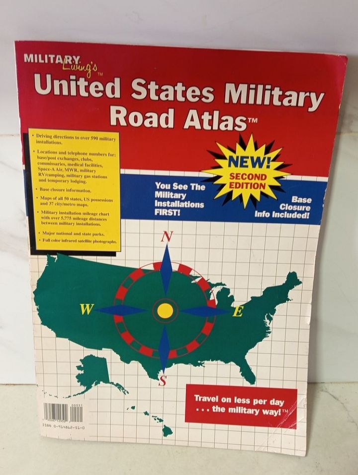 ספר וינטג' בכריכה רכה של United States Military Road Atlas (מהדורה שנייה), שיצא לאור בשנות ה-90 