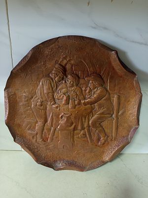 מגש ענק ברונזה אדומה 
קוטר 48 סמ ענק