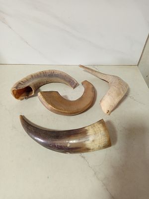 ארבע קרניים
עץ מתכת אורך 25 סמ אורך ממוצע כולם