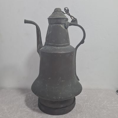 קנקן עתיק, עשוי נחושת 
גובה 35 ס"מ