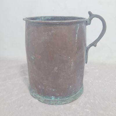 נטלה / כלי רחצה עתיק עשוי נחושת 
גובה 16 ס"מ 
קוטר 12 ס"מ