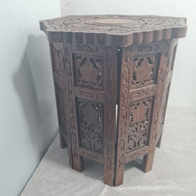 שולחן עץ מיוחד, מעץ מסיבי וכבד, הבסיס נפרד ומתקפל 
גובה 41 ס"מ 
קוטר 35 ס"מ