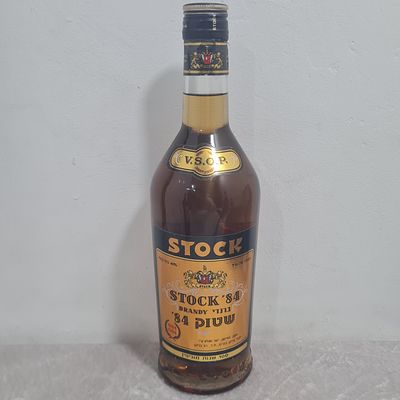 ברנדי שטוק 84, בקבוק סגור 
בית המכירות אינו אחראי על טיב וכשרות המשקאות