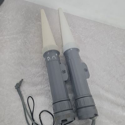 2 פנסי הכוונה ישנים למטוסי חיל האויר הישראלי, חתומים 'צ' , לא נבדקה תקינות