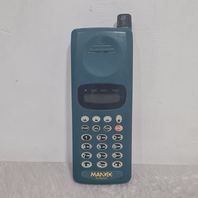 מכשיר פלאפון 'מנגו' מהראשונים, צבע ירוק, לא נבדק מצב עבודה, ללא אנטנה AS IS