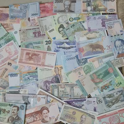 לוט כ 116 שטרות חו"ל שונים במצב כחדש
