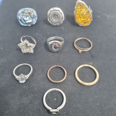 10 טבעות שונות במצבים שונים