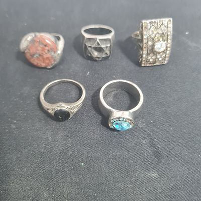 5 טבעות שונות במצבים שונים