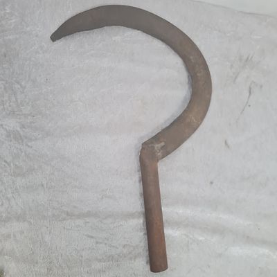 מגל - כלי עתיק לקצירת תבואה, משומש, ידית מתכת