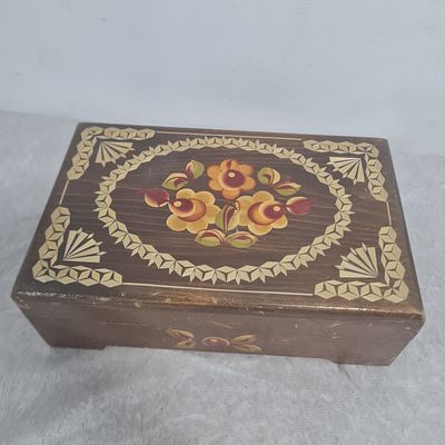 קופסת עץ רוסית, עבודה מיוחדת 
אורך 21 ס"מ 
רוחב 13 ס"מ 
גובה 7 ס"מ