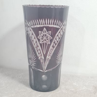 אגרטל קריסטל אדום איכותי ומרשים 
גובה כ 25 ס"מ