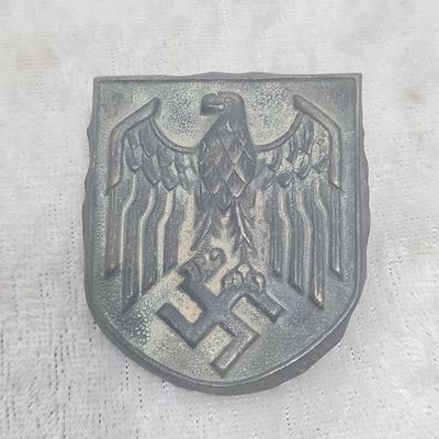 נדיר ! סמל נאצי מקורי, עשוי נחושת, מצב טוב מאד 
אורך כ 4 ס"מ