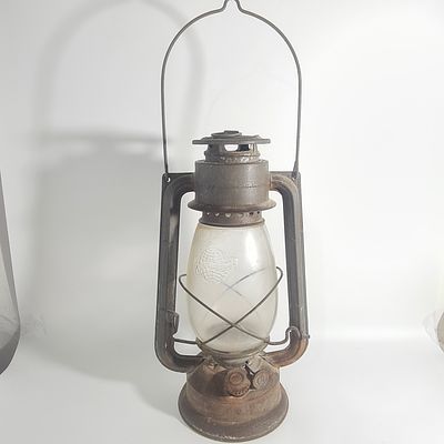 עששית וינטאג', פריט אספנות ייחודי, גבוהה ומרשימה, חברת גלובוס GLOBUS, חתומה, גובה כ 30 ס"מ.