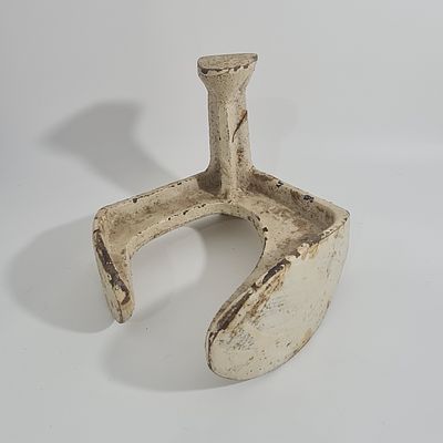 סדן סנדלרים ברזל, נדיר גוון לבן, כבד מאד, גובה כ 15 ס"מ