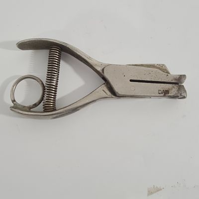 נדיר ! מנקב כרטיסיות וינטג' של חברת דן חתום, תוצרת ארה"ב