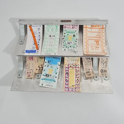 וינטג' מיוחד : מעמד כרטיסיות מקורי של אוטובוס, כולל כרטיסיות, מתקן מתקפל