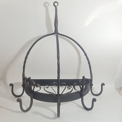 מתלה קיר ישן מברזל חזק ואיכותי, גובה כ 40 ס"מ, רוחב כ 40 ס"מ