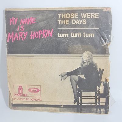 נדיר ! תקליט ויניל 7 אינצ' של מרי הופקין 
התקליט הגיע ממרוקו ונראה תקין אך לא נבדק