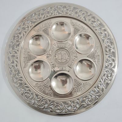 נדיר ! קערת ליל הסדר צה"ל , מתכת מצב טוב מאד 
קוטר כ 35 ס"מ