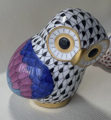 Herend - Herend Signed Porcelain Black Fishnet Owl With 24kt Gold Accents Made in Hungary Measures 