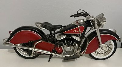 INIDAN MOTORCYCLE Vehicle 16 inches long. INIDAN MOTORCYCLE Vehicle Measures approx 16 inches 