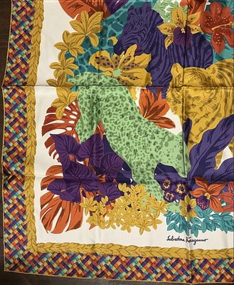 Salvatore Ferragamo Silk Italian Scave With Tag New. Measures approx 35 inches Condition: Good 