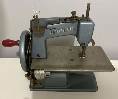 Baby Brother Blue Miniature Toy Sewing Machine Made in Japan 1940. Baby Brother Blue Miniature 