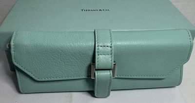 Tiffany And Co Travel Roll Leather Jewelry Case With Box. MEasures approx 7 inches. Condition: 