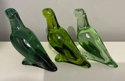 Baccarat Signed Crystal Parrot Set of 3 Made in France. Measures approx Approx, 4" H x 2.25" W 