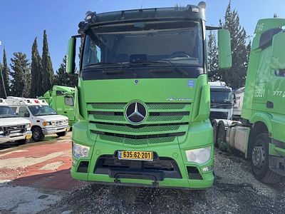 מרצדס אקטרוס מודל 2019. יד נוכחית: ראשונה, בעלות נוכחית: חברה. תיבת הילוכים: אוטומטי
צבע: ירוק 