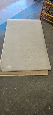 1 x hessian back floor rug 55inch x 39 inch new item