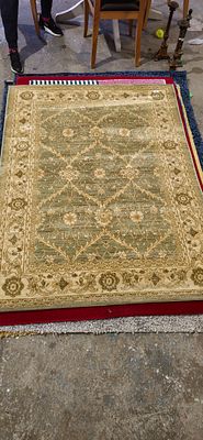 green and beige pattern new floor rug 62x 47 new item