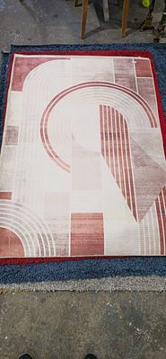 pink square pattern smooth floor rug new condition 63 x44