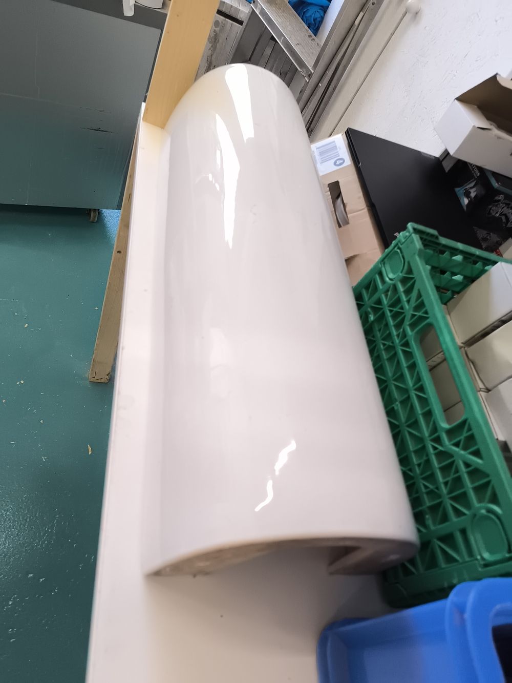 Four American Standard White Ceramic Sink Pedestals. A group of four white glazed ceramic sink 