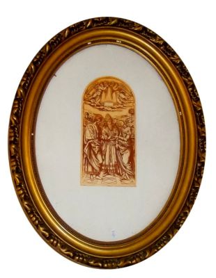 Quadro oval, gravura a sépia, Casamento de Virgem Maria e S. José.