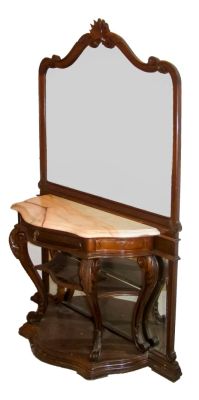 Conjunto de credencia e espelho, em mogno com trabalho de talha, com uma gaveta e tampo de