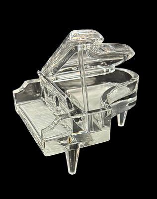 Grand piano, in German crystal. Comp. 0.125.