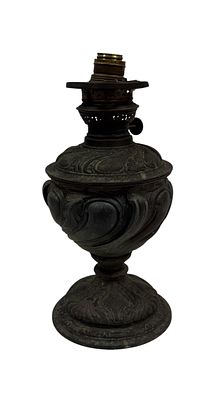 Table lamp, in worked metal. Height 0.29.