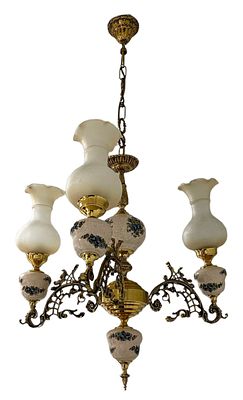 Candeeiro de teto, de metal dourado e trabalhado e louça, decoração policromada com flores, com 