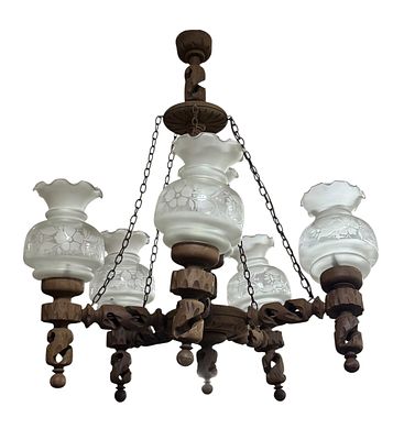 Candeeiro de teto, em madeira com trabalho de talha, com cinco braços. Diam. 0,52.