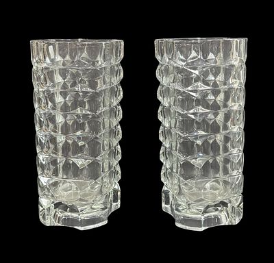 Par de jarras de vidro moldado. Alt. 0,25.