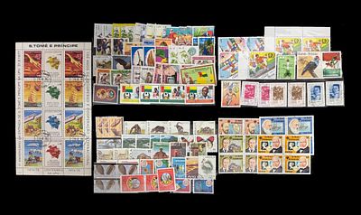 4 wallets with new and used stamps from the PALOP countries (Cape Verde, Guinea, S&atilde;o Tom&eacute; and 