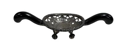 Openwork ring holder with foliage, with four claw feet with balls and two wooden handles, in 