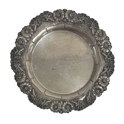 Ticket tray with three feet, plain with embossed flowers and foliage border, made of silver 